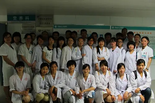 河南中医学院2011级预防医学专业本科班临床营养见习