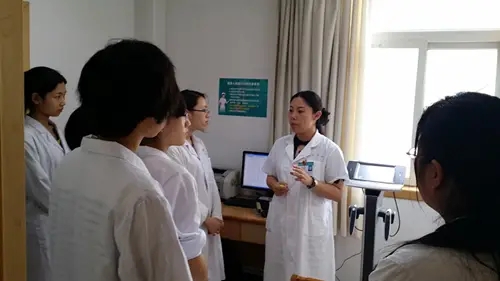 河南中医学院2011级预防医学专业本科班临床营养见习